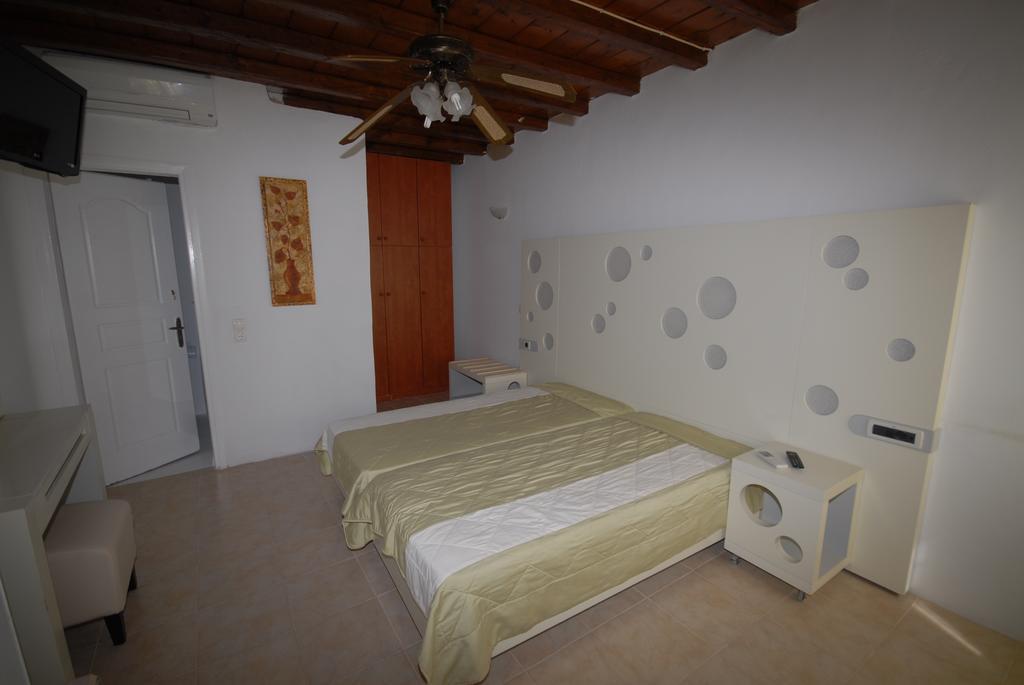 קאלו ליבאדי Adonis Rooms מראה חיצוני תמונה
